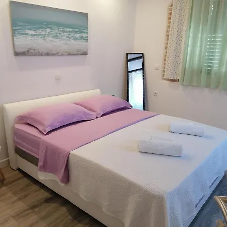 Barka Apartment *